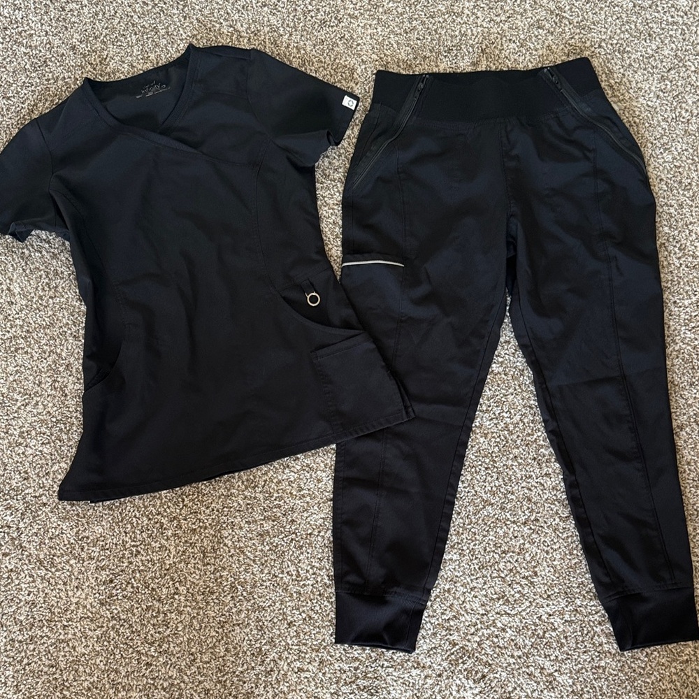 Cherokee Infinity Black Women's Scrub V-neck and Jogger Scrub Pants